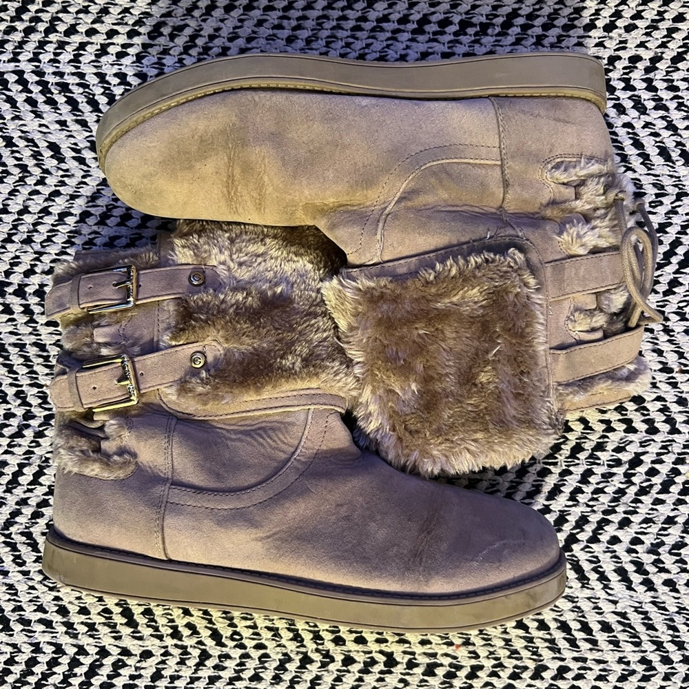 Guess faux fur short boots